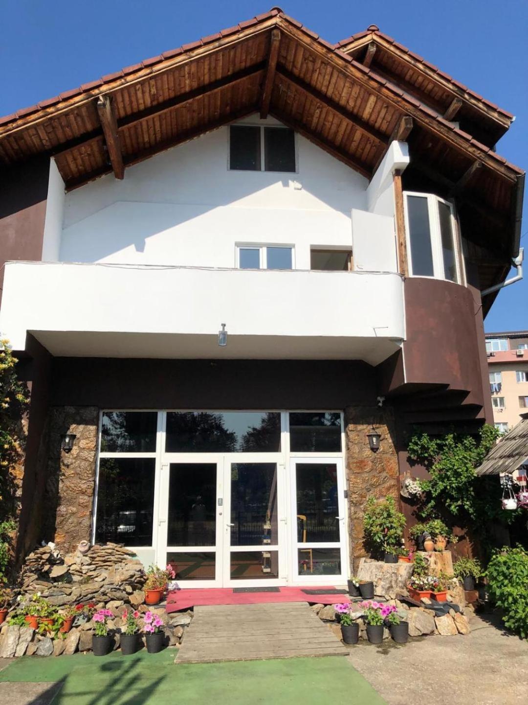 Pensiunea Residence Râmnicu Vâlcea Екстериор снимка
