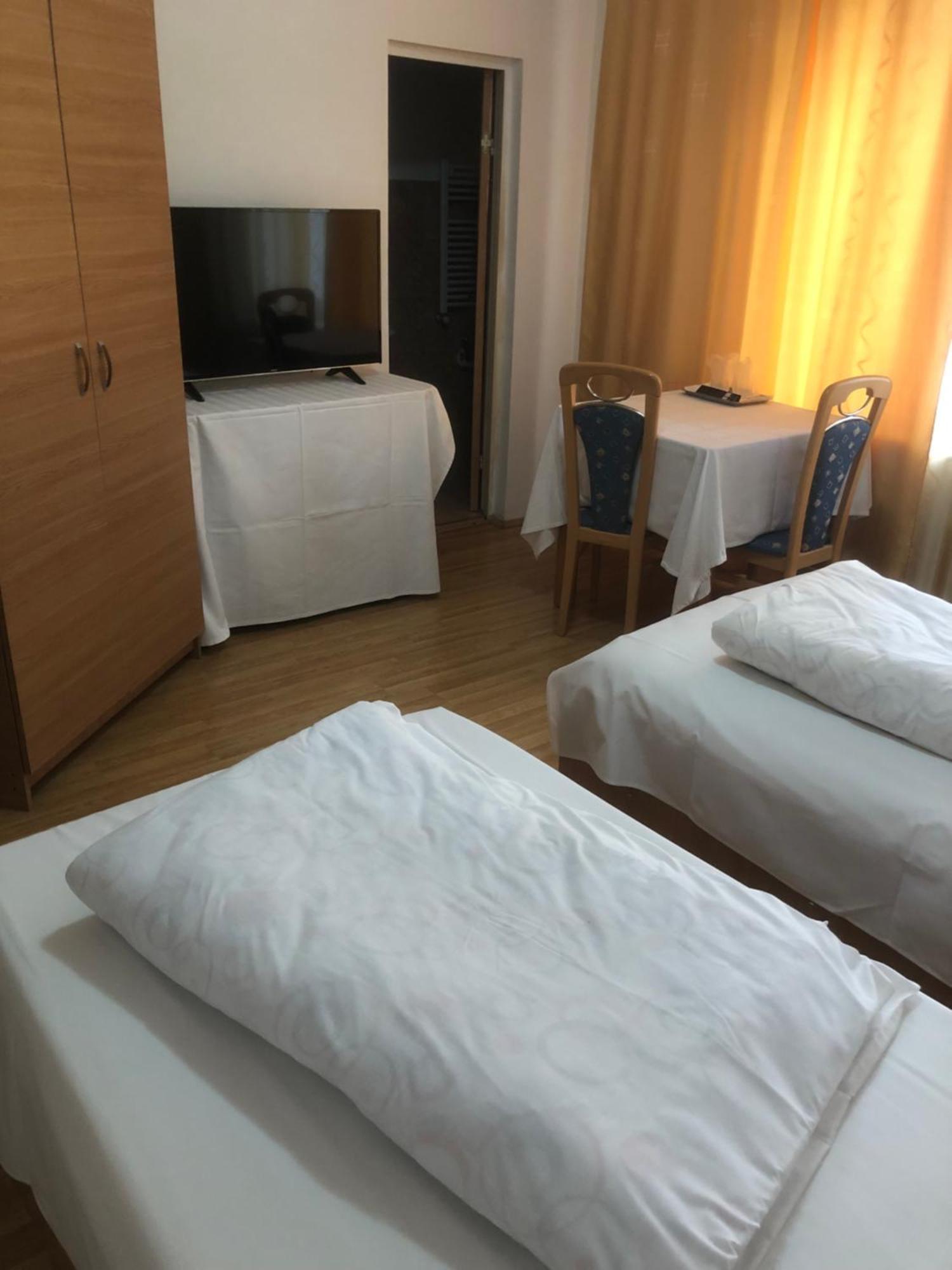 Pensiunea Residence Râmnicu Vâlcea Екстериор снимка